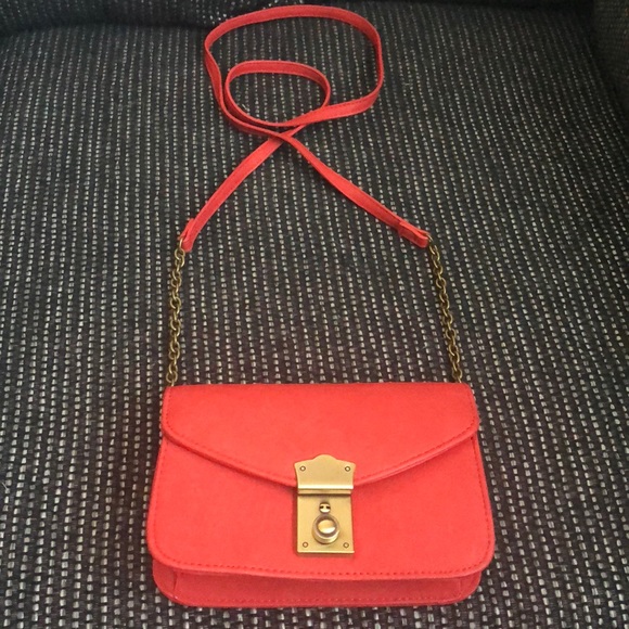 Red Purse - Picture 2 of 3